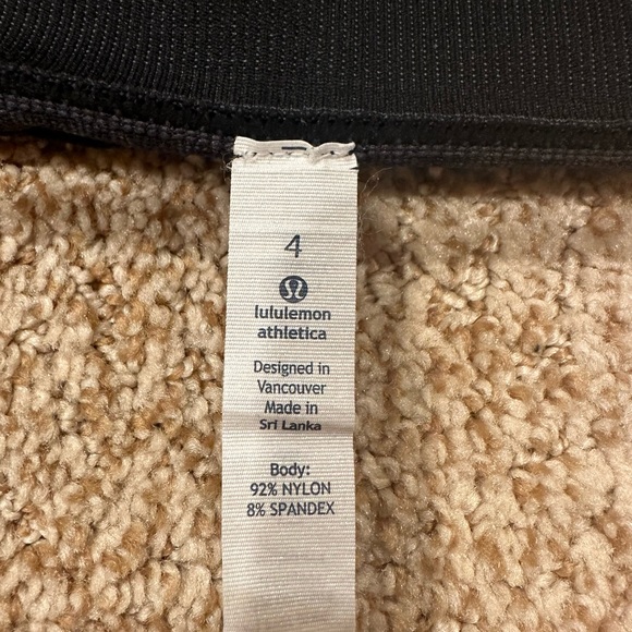 New Without Tags - Lululemon In The Flow Crop II leggings sz 4. - Picture 3 of 5